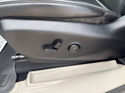 Used 2020 Chrysler Pacifica Limited w/ Advanced Safetytec Group image 11