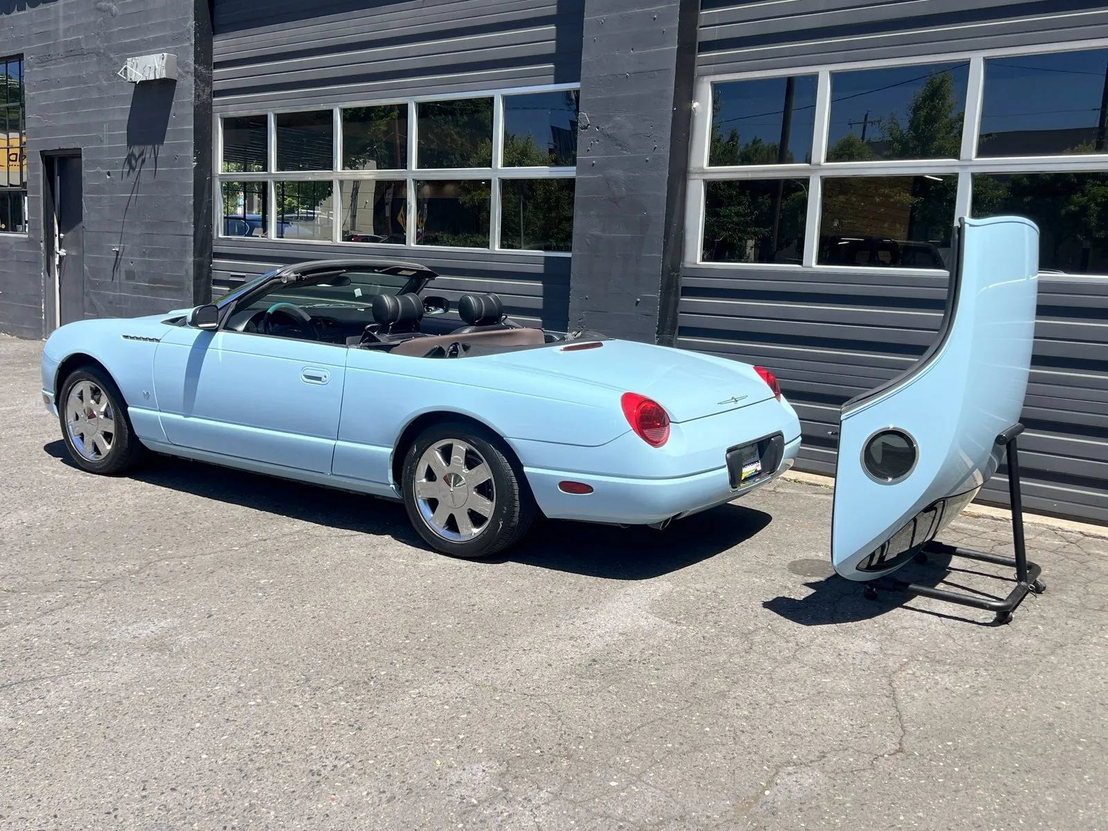 Used 2003 Ford Thunderbird RWD image 4