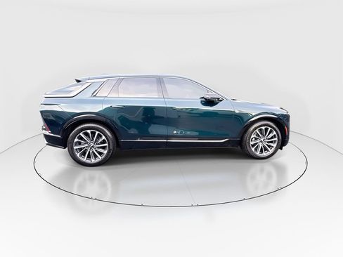 Used 2024 Cadillac Lyriq Sport AWD/4WD image 9