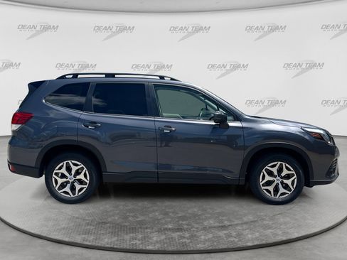 Certified 2024 Subaru Forester Premium AWD/4WD image 8