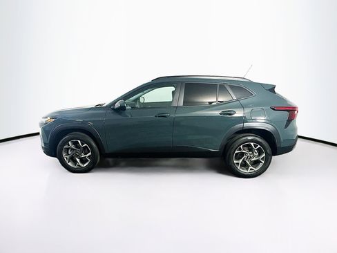 Used 2025 Chevrolet Trax LT image 4