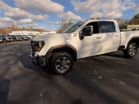 New 2026 GMC Sierra 3500 SLT image 5