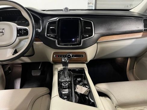 Used 2017 Volvo XC90 T6 Inscription w/ Vision Package AWD/4WD image 20