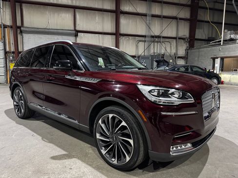 Used 2020 Lincoln Aviator Reserve w/ Equipment Group 202A AWD/4WD image 2