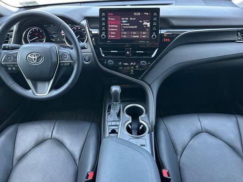 Used 2021 Toyota Camry XLE FWD image 13