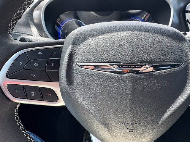 New 2026 Chrysler Pacifica Select FWD image 26
