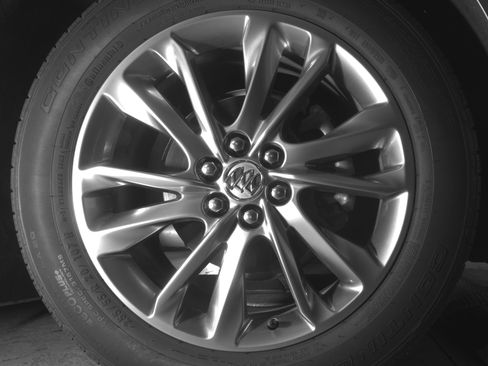 Certified 2024 Buick Enclave Avenir w/ Avenir Technology Package image 9