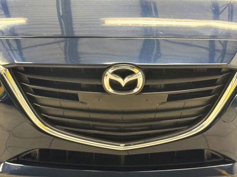 Used 2016 MAZDA MAZDA3 i Touring w/ Popular Equipment Package image 5