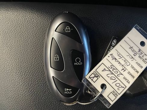 Used 2025 Hyundai Elantra Sport FWD image 18