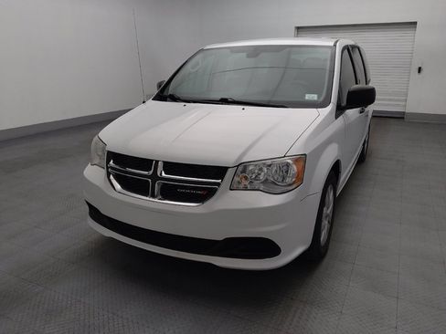 Used 2019 Dodge Grand Caravan SE w/ UConnect Hands-Free Group FWD image 15