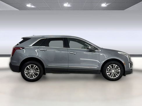Used 2022 Cadillac XT5 Premium Luxury w/ Technology Package FWD image 8