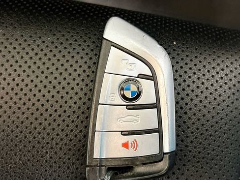 Used 2023 BMW X5 xDrive40i w/ Premium Package AWD/4WD image 34