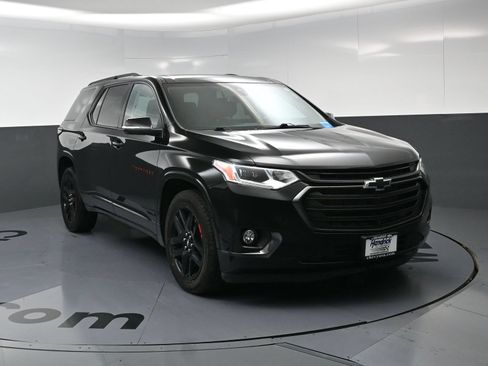 Used 2021 Chevrolet Traverse Premier w/ Redline Edition AWD/4WD image 3
