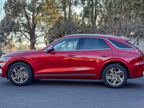 Used 2025 Genesis GV70 2.5T image 8