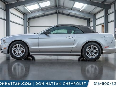 Used 2013 Ford Mustang Convertible image 2