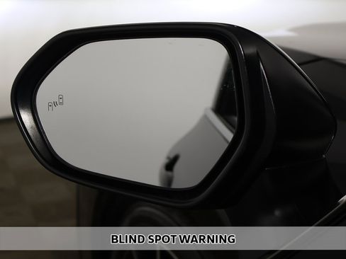 Used 2024 Toyota Camry SE image 5