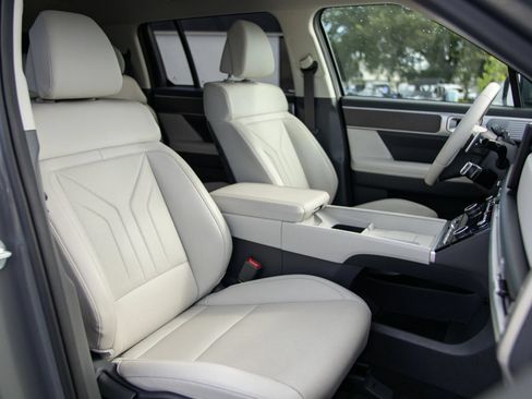 Used 2025 Hyundai Santa Fe SEL FWD image 22