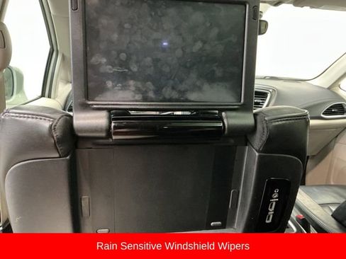 Used 2017 Chrysler Pacifica Limited w/ UConnect Theater Package image 43