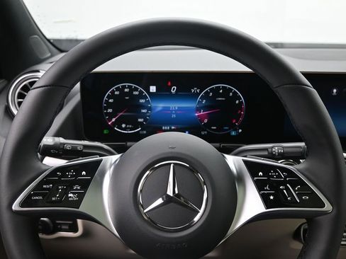 New 2026 Mercedes-Benz GLA 250 4MATIC image 10
