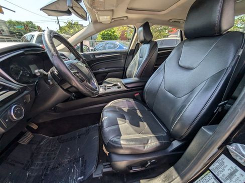 Used 2020 Ford Fusion Titanium AWD/4WD image 15