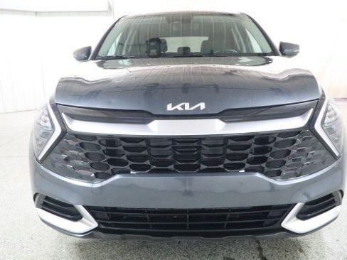 Used 2025 Kia Sportage EX FWD image 7