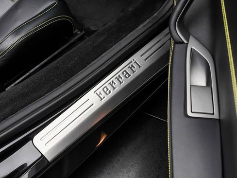 Used 2014 Ferrari 458 Spider image 49