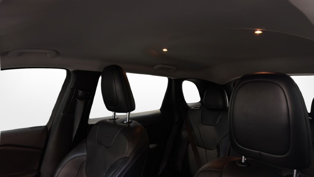 Used 2023 Jeep Cherokee Altitude Lux AWD/4WD image 42