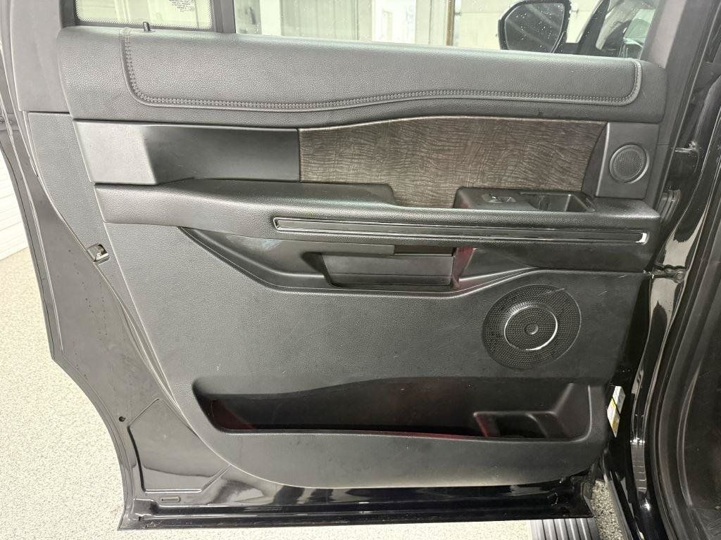 Used 2019 Ford Expedition Max Limited AWD/4WD image 29