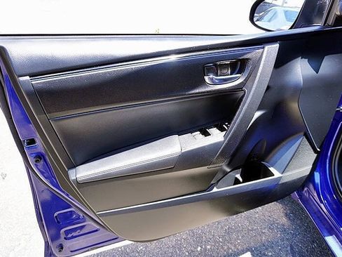 Used 2017 Toyota Corolla SE FWD image 22