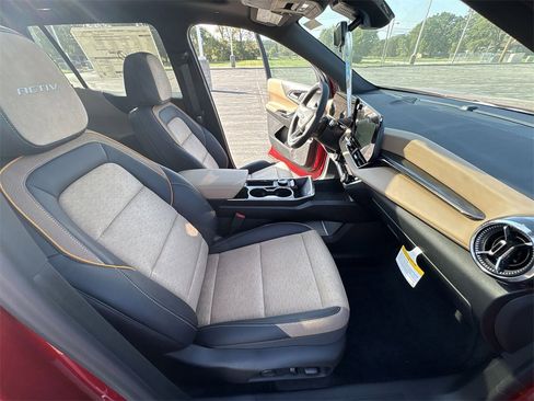 New 2026 Chevrolet Equinox ACTIV w/ Convenience Package III image 26