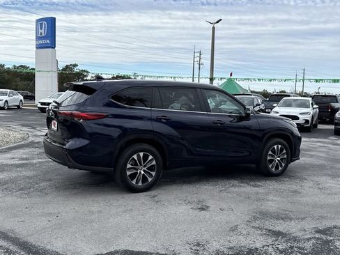 Used 2023 Toyota Highlander XLE image 7