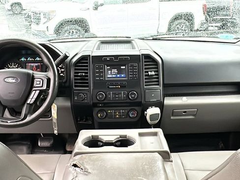 Used 2017 Ford F150 XL w/ Equipment Group 101A Mid image 10