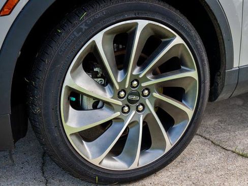 Used 2020 Lincoln Nautilus Reserve w/ Equipment Group 201A image 14