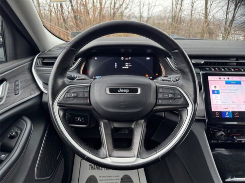 Used 2022 Jeep Grand Cherokee L Limited image 15