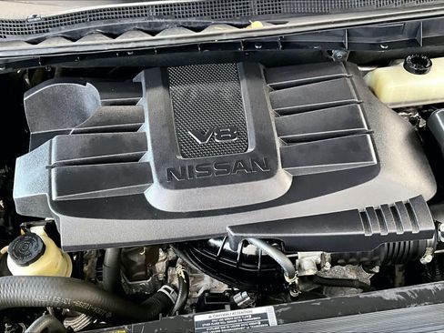 Used 2023 Nissan Titan PRO-4X w/ Pro-4x Convenience Package AWD/4WD image 32