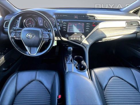 Used 2020 Toyota Camry SE image 16