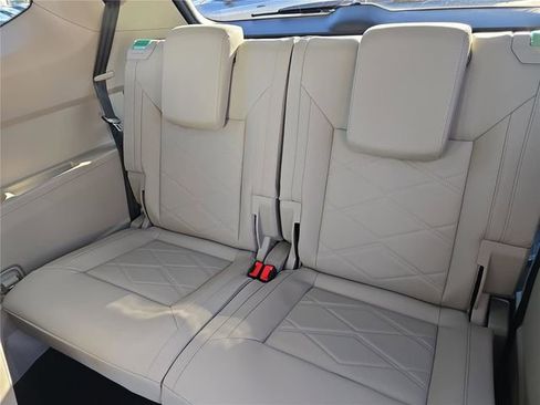 New 2026 Volkswagen Atlas SE image 11