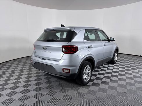 Used 2021 Hyundai Venue SE image 16