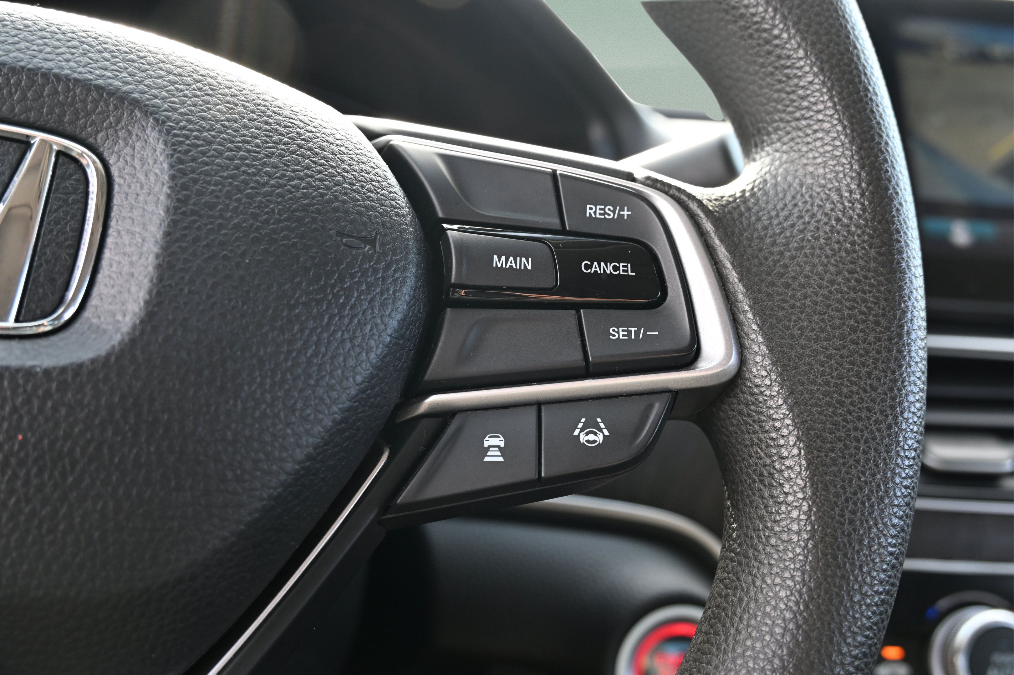 Used 2019 Honda Accord EX image 33
