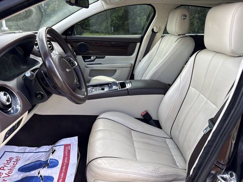 Used 2013 Jaguar XJ L Portfolio RWD image 11