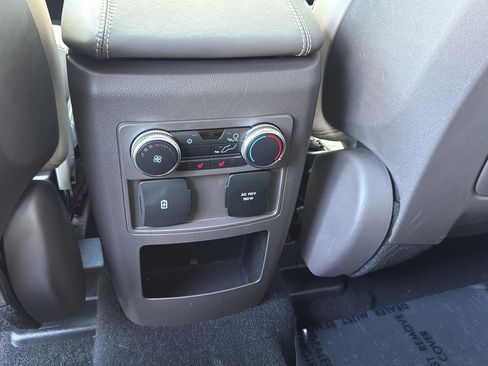 Used 2020 Ford Explorer Platinum w/ Premium Technology Package image 37