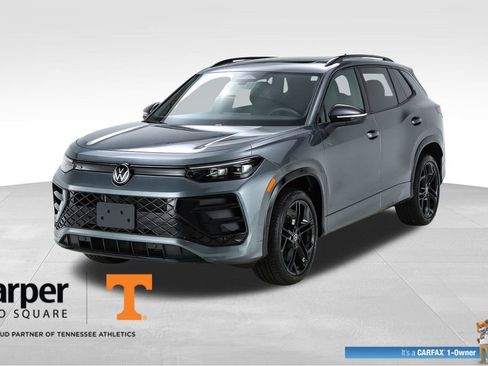 Used 2025 Volkswagen Tiguan SE R-Line image 1