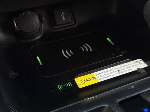 Used 2022 Toyota RAV4 XLE w/ Convenience Package image 22