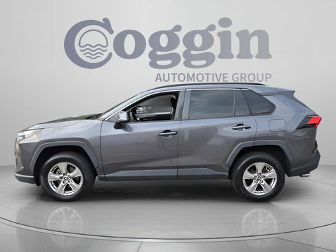 Used 2023 Toyota RAV4 XLE w/ Convenience Package FWD image 2