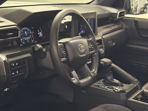Used 2026 Toyota Tacoma SR5 AWD/4WD image 15
