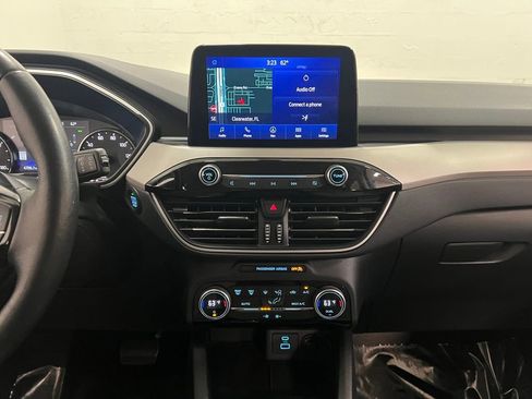 Used 2021 Ford Escape SE w/ SE Sport Appearance Package image 20