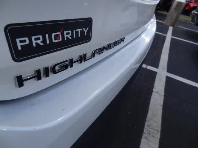 Used 2021 Toyota Highlander XLE AWD/4WD image 7