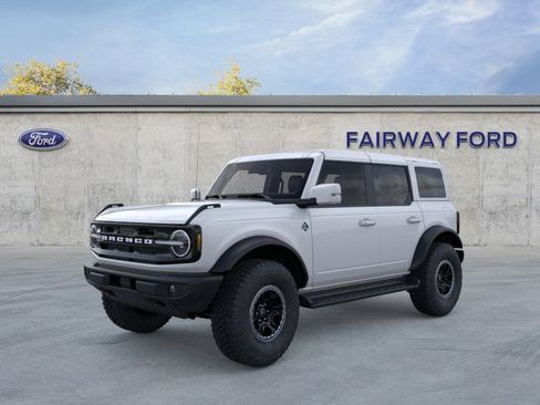 New 2025 Ford Bronco Outer Banks w/ Sasquatch Package image 1
