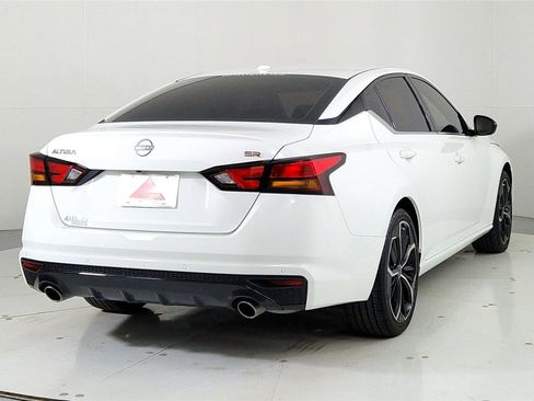 Certified 2024 Nissan Altima 2.5 SR image 6