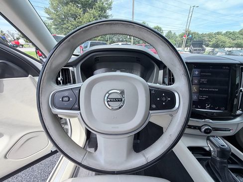 Used 2018 Volvo XC60 T6 Momentum w/ Convenience Package AWD/4WD image 14